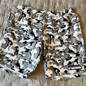 EUC Camo Puma Shorts XL